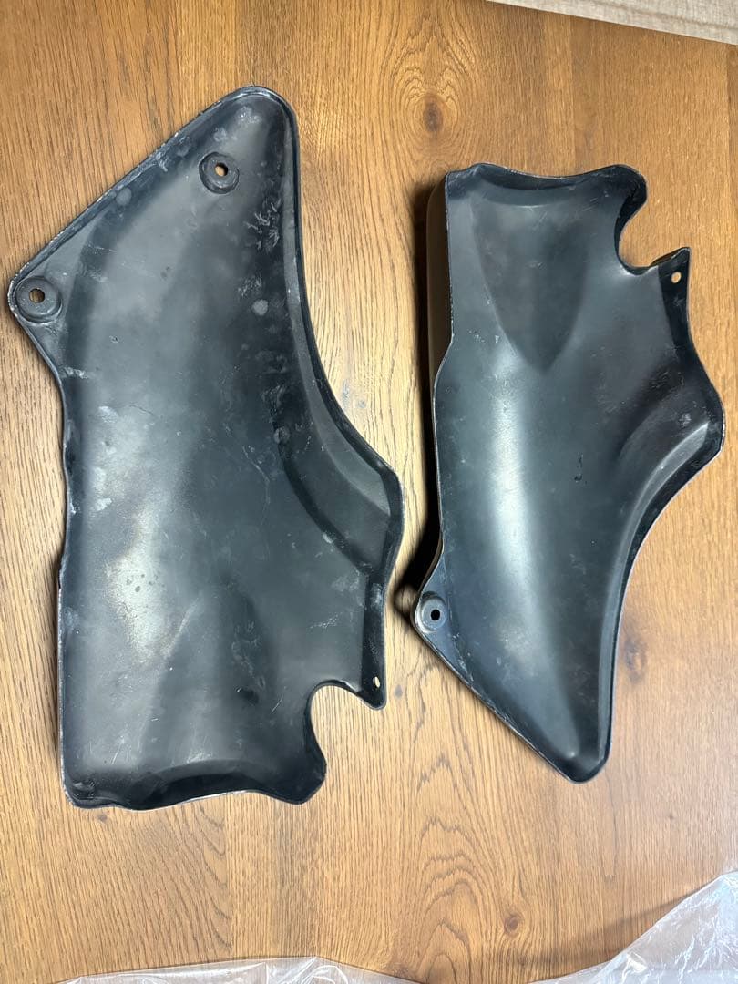 ゼファー1100用　Z2タイプサイドカバー　塗装後未使用　キャンディブラウン