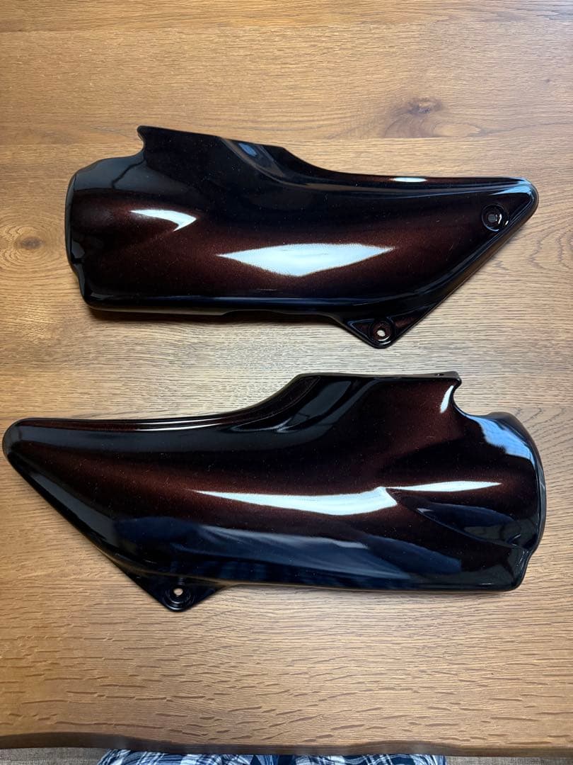 ゼファー1100用　Z2タイプサイドカバー　塗装後未使用　キャンディブラウン