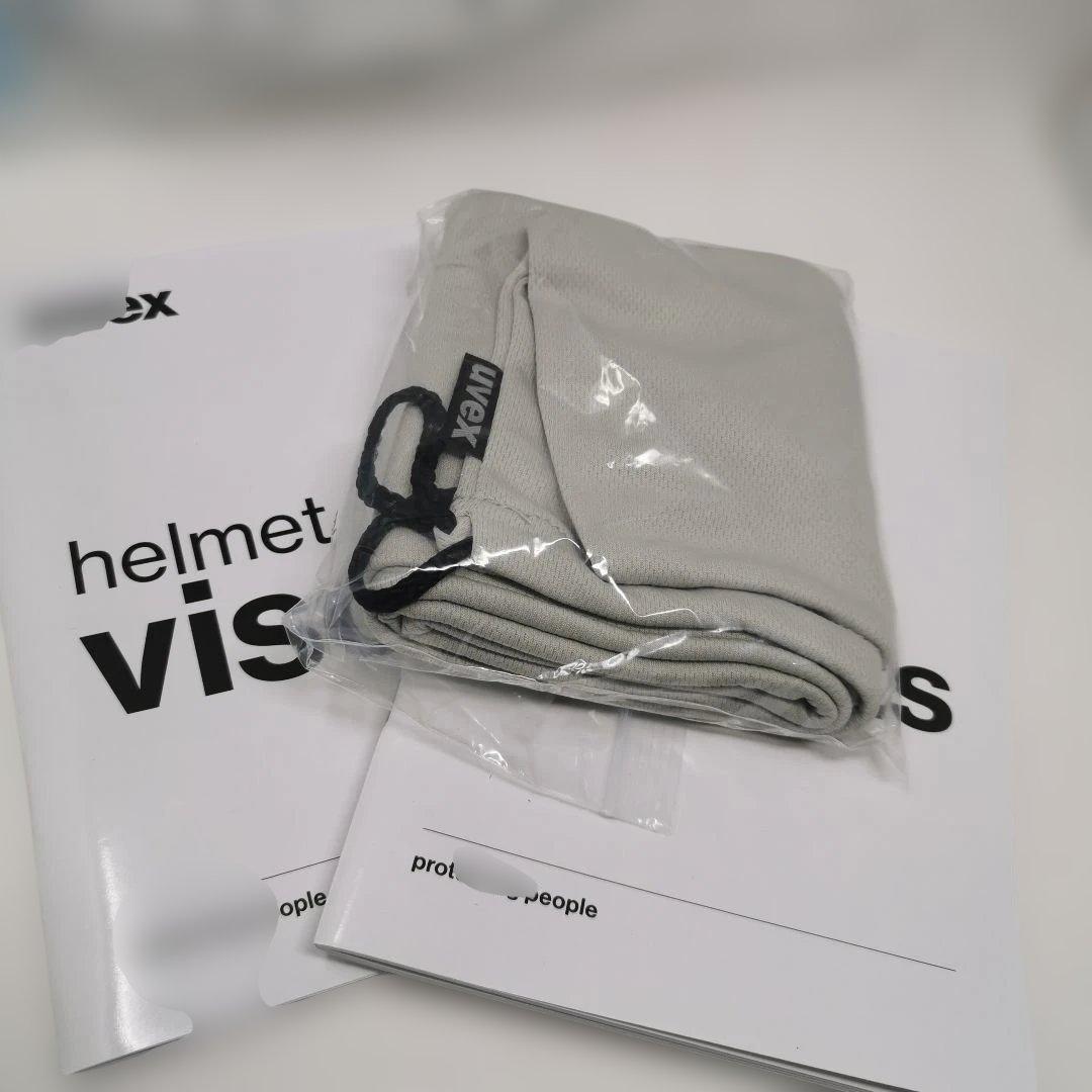 uvex rocket jr visor 白 スキー スノボ ヘルメット 子供