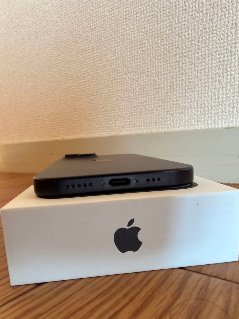 iPhone 15 128GB ブラック SIMフリー
