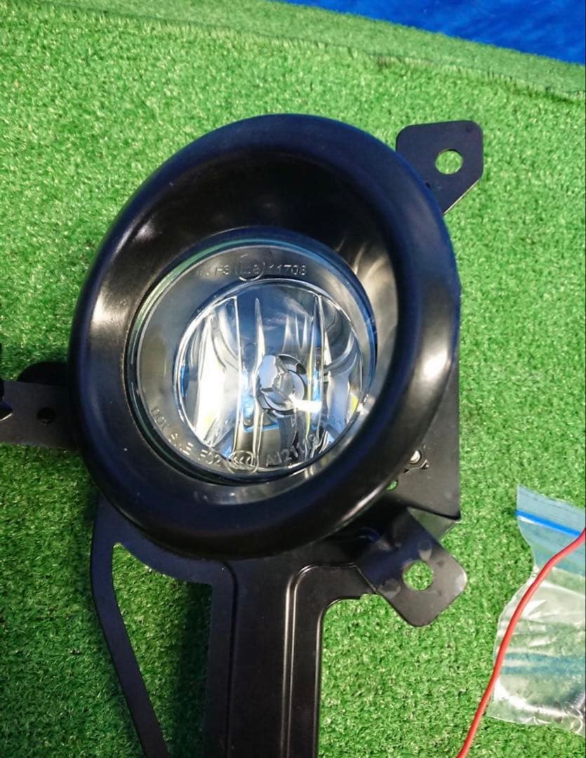 期間限定価格　25日まで　スズキ 純正 アルト HA25S フォグライト セット