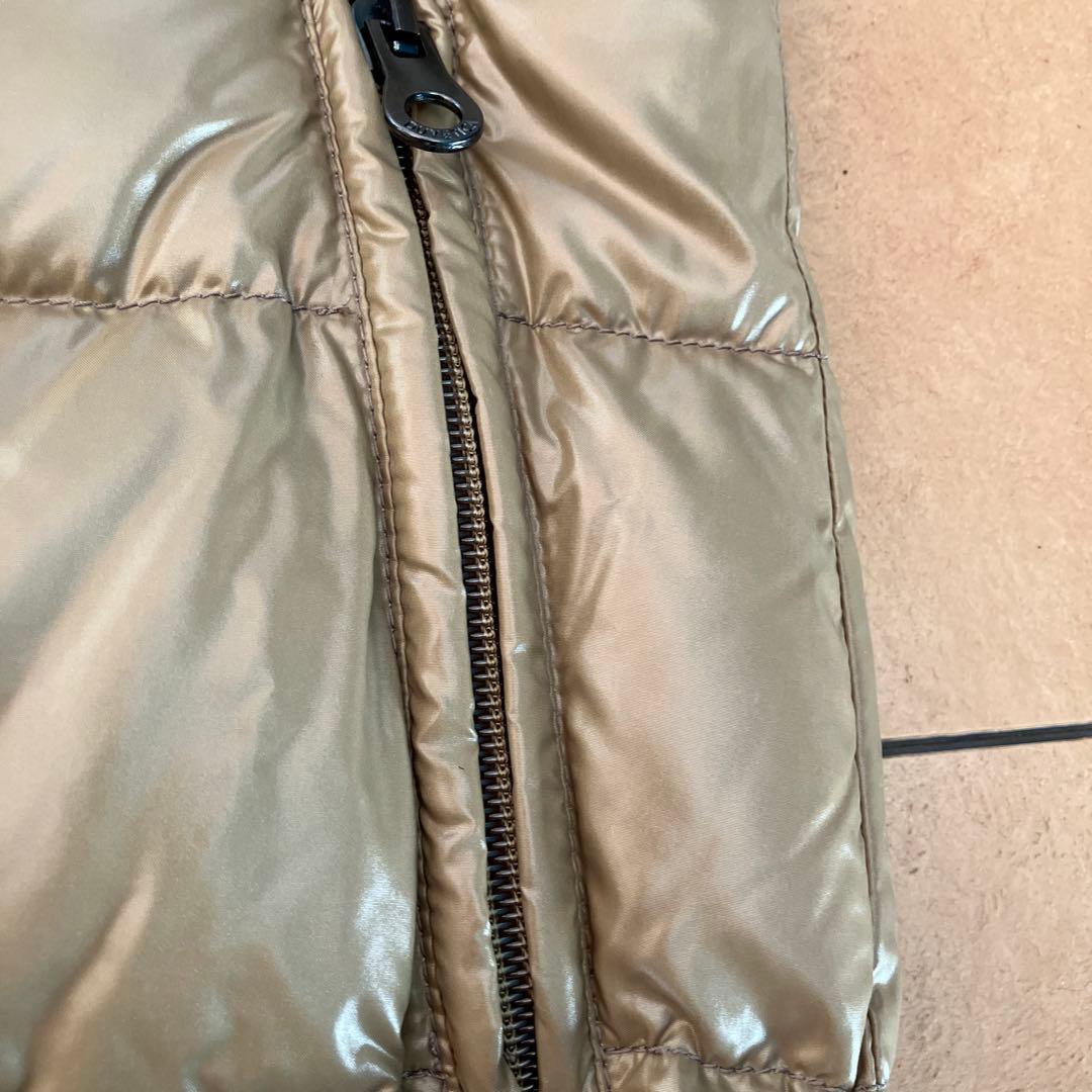 美品デュベチカファーフード付き ベージュ ダウンベスト 44