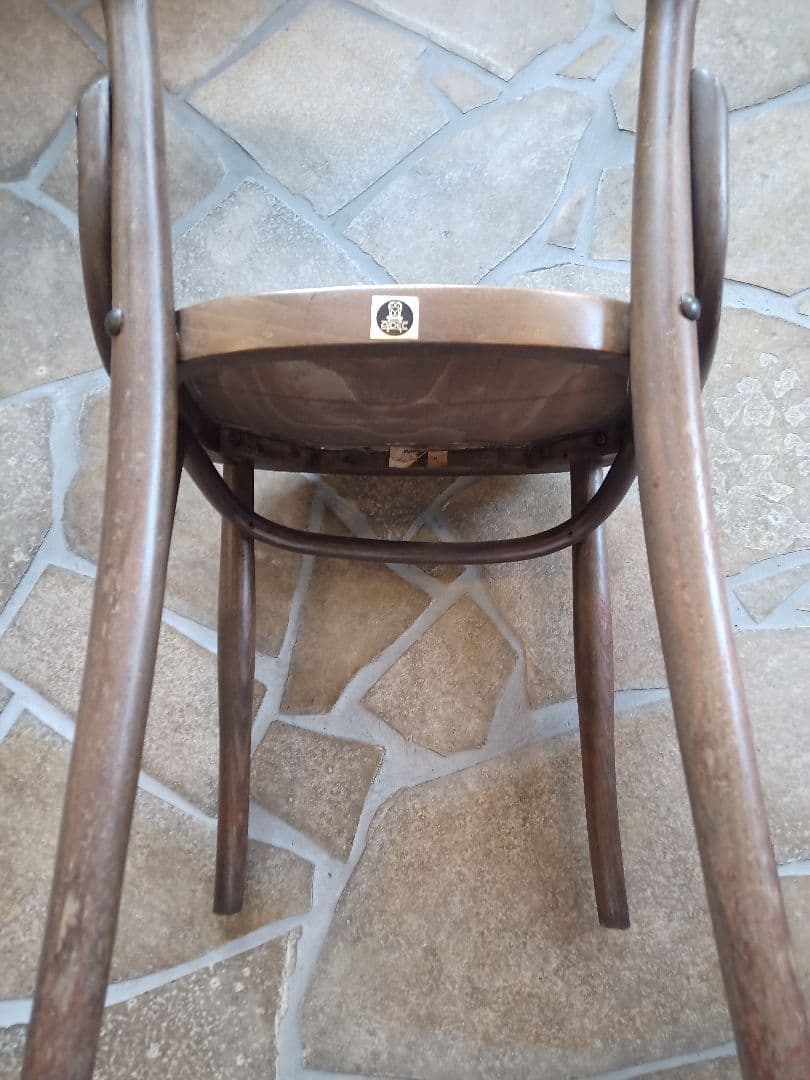 IDEC社製アンティークベントウッドチェア2脚