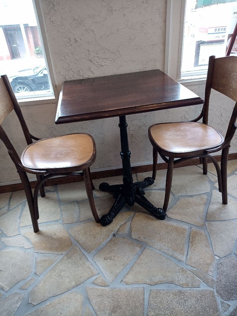 IDEC社製アンティークベントウッドチェア2脚