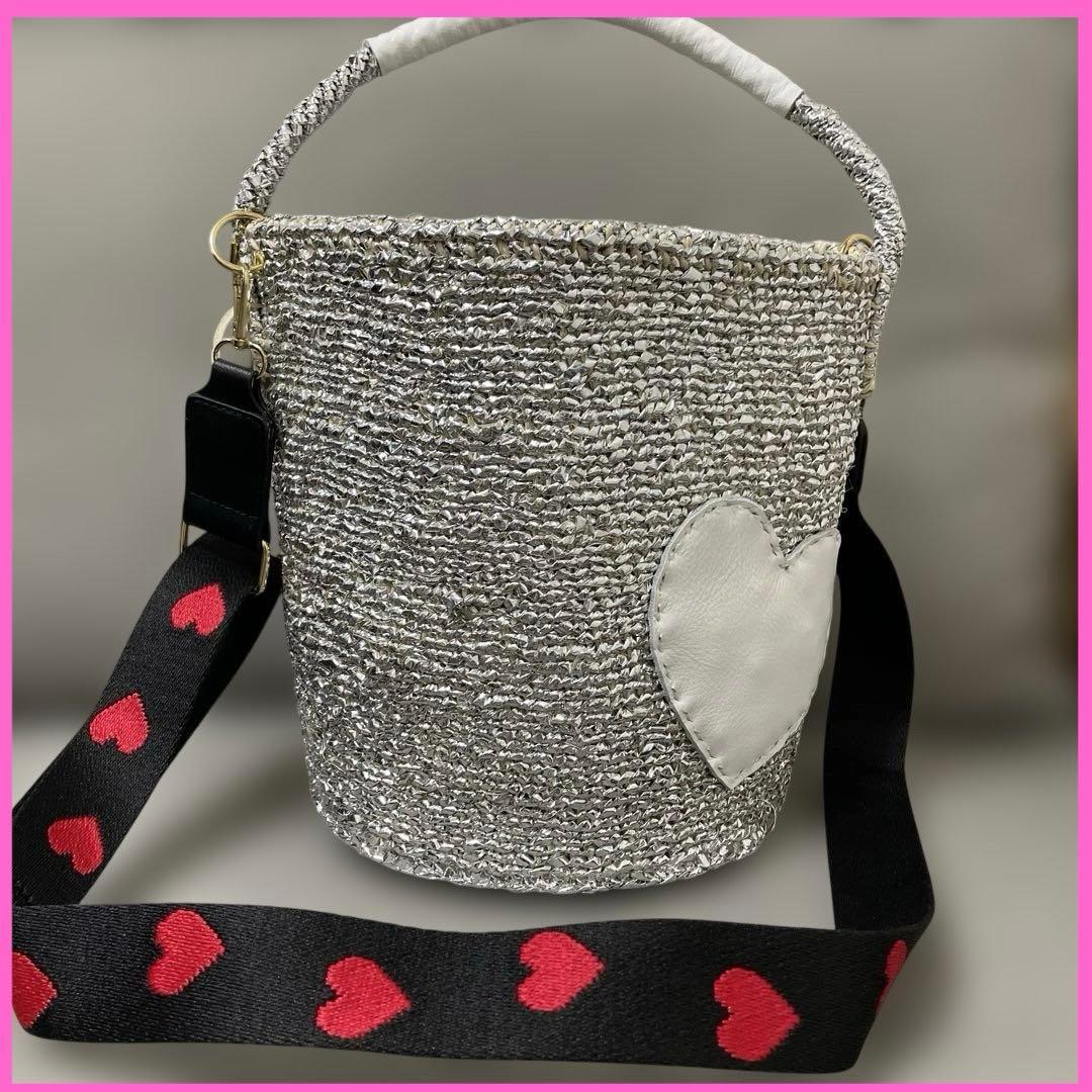 新品★未使用　【希少】メオンブルー　ハート型パッチ付きシルバーかごバッグ✨✨
