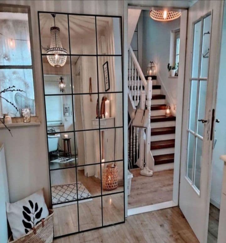 格子状フレームの壁掛け鏡（ブラック・ホワイト） 9枚ミラー