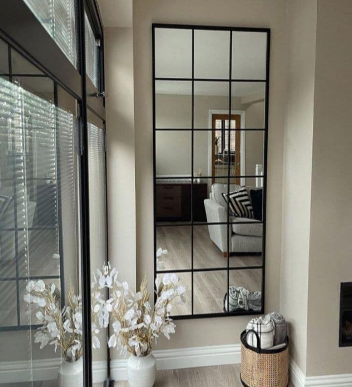 格子状フレームの壁掛け鏡（ブラック・ホワイト） 9枚ミラー