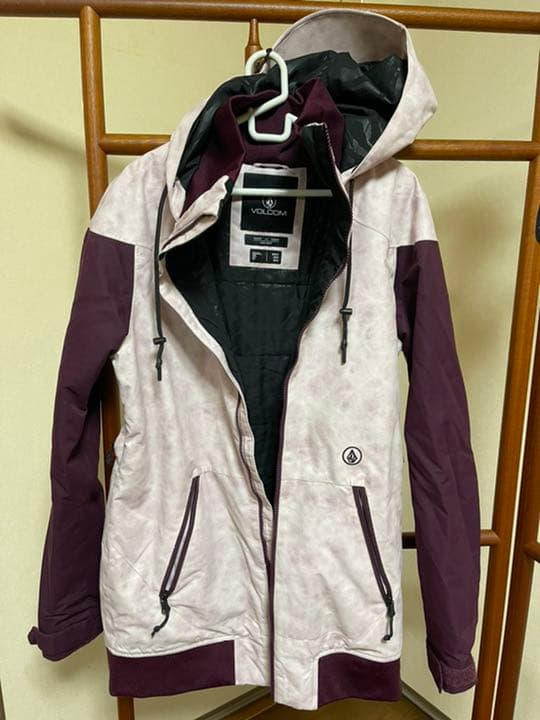 VOLCOMのウェアMサイズ