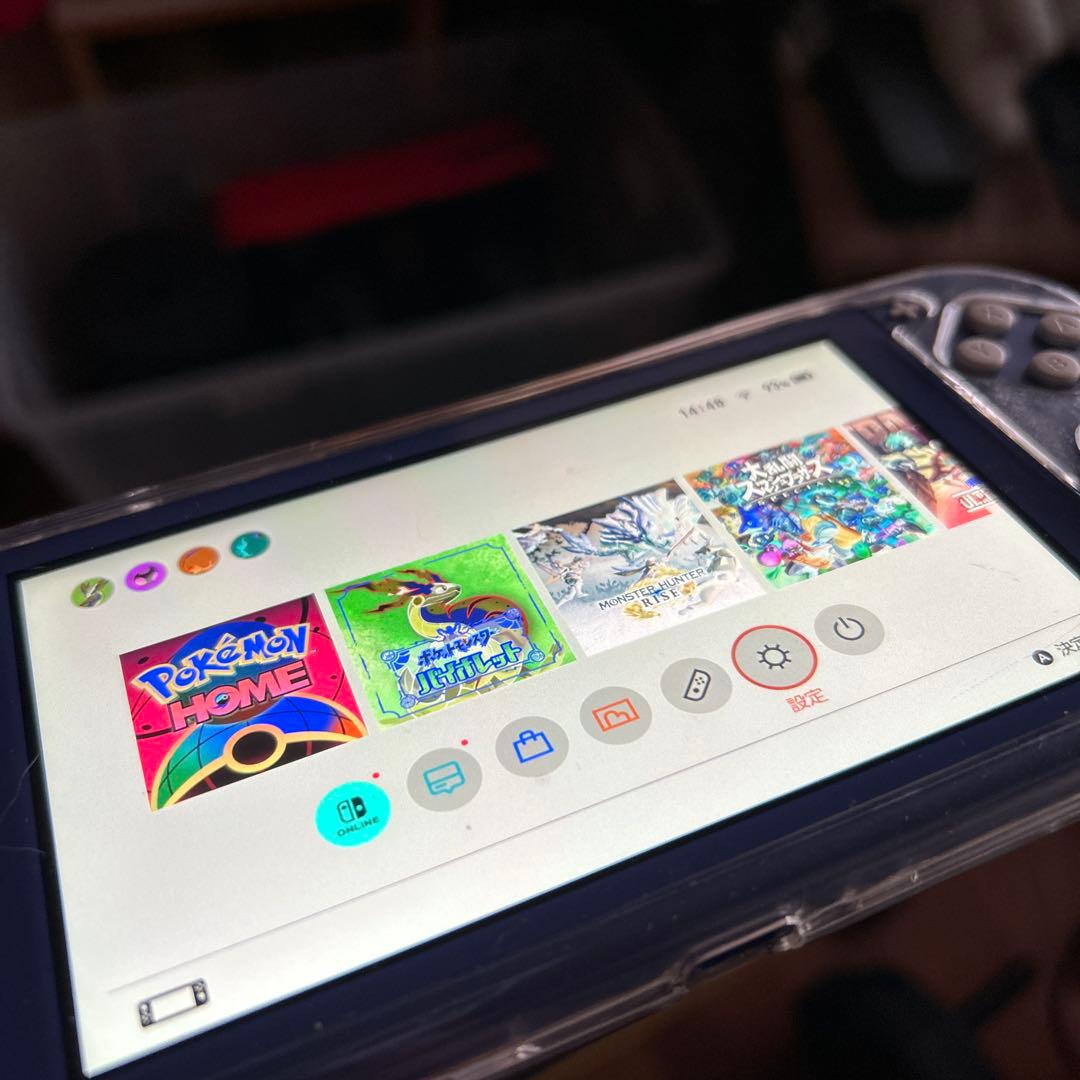 専用です。Nintendo Switch Lite 青色 本体と充電器とケース