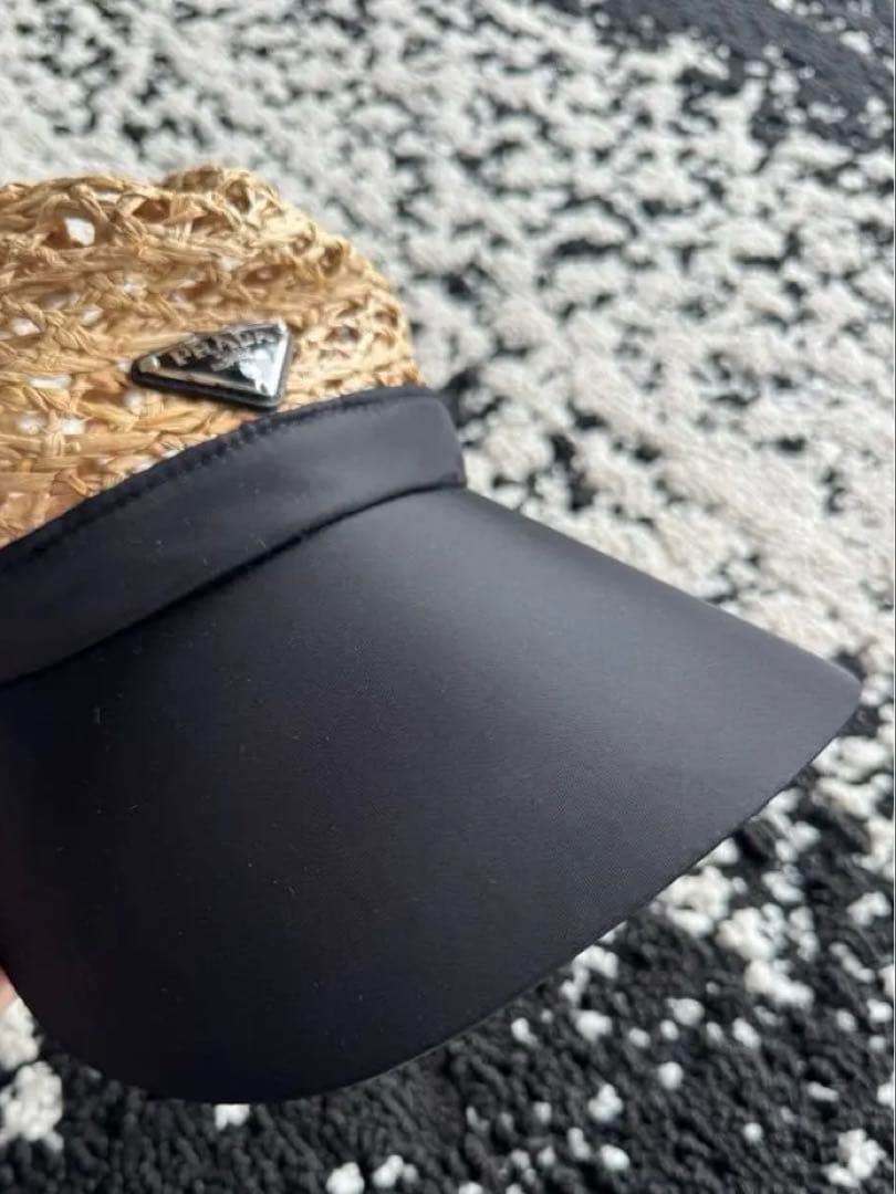 PRADA プラダ　麦わら帽子 ブラックとベージュ