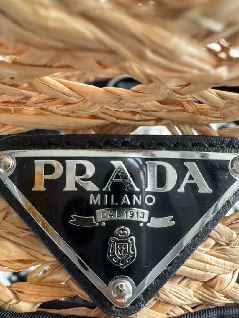 PRADA プラダ　麦わら帽子 ブラックとベージュ