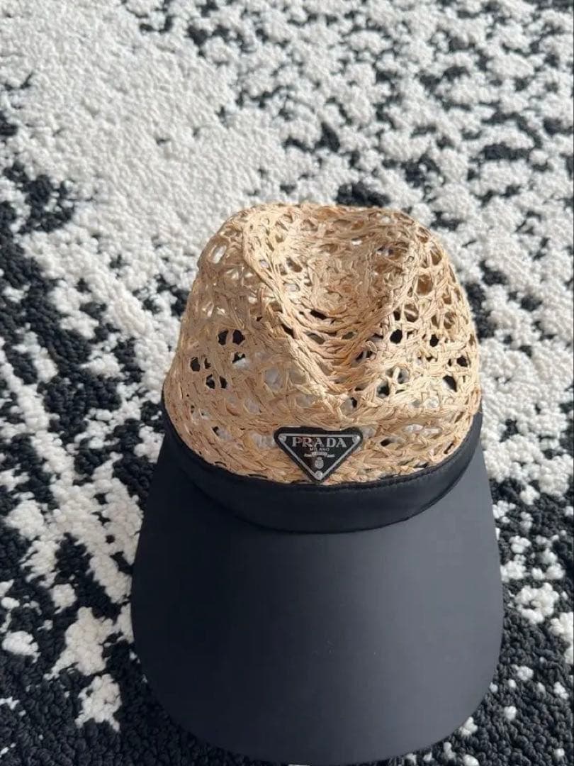 PRADA プラダ　麦わら帽子 ブラックとベージュ