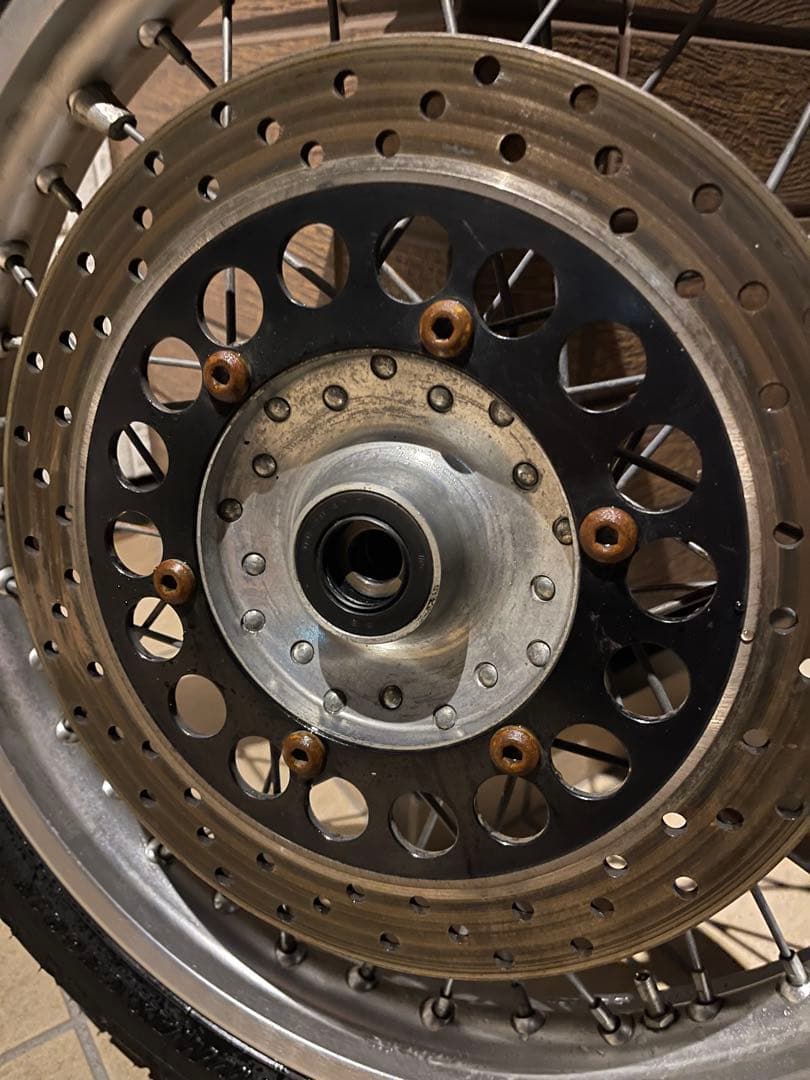 SR400 4型　フロントホイール