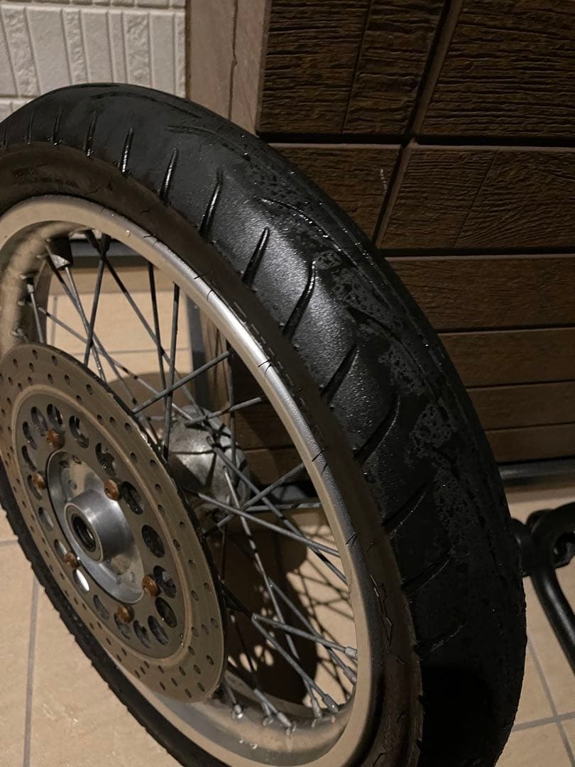 SR400 4型　フロントホイール