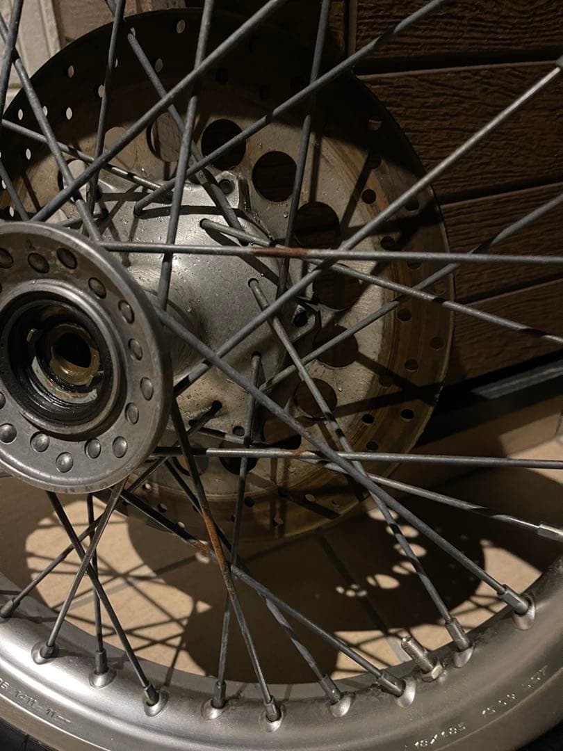 SR400 4型　フロントホイール