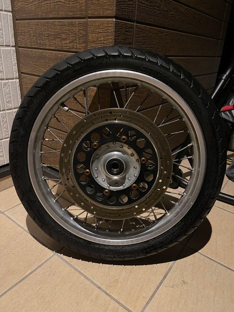 SR400 4型　フロントホイール