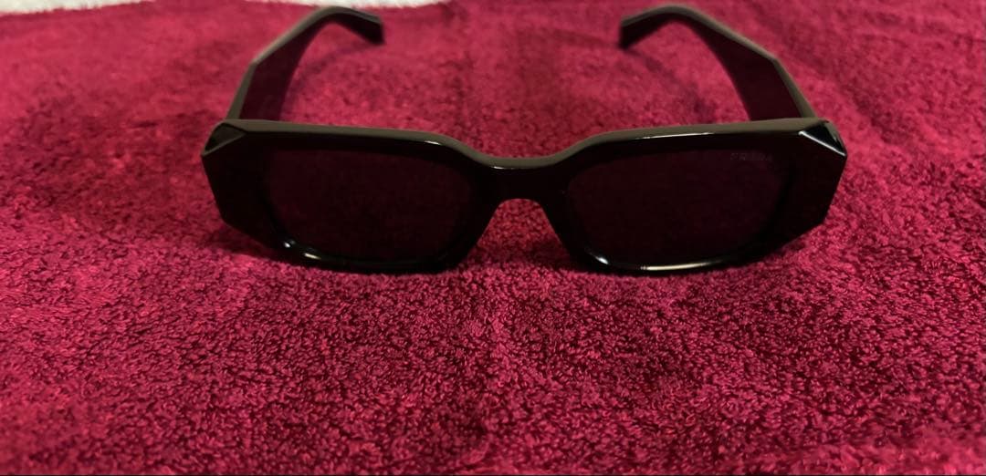 【極美品!!】ブラック スクエアサングラス ミラノ プラダ好きに 即購入OK