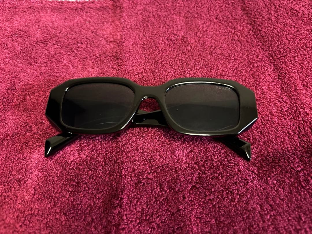 【極美品!!】ブラック スクエアサングラス ミラノ プラダ好きに 即購入OK