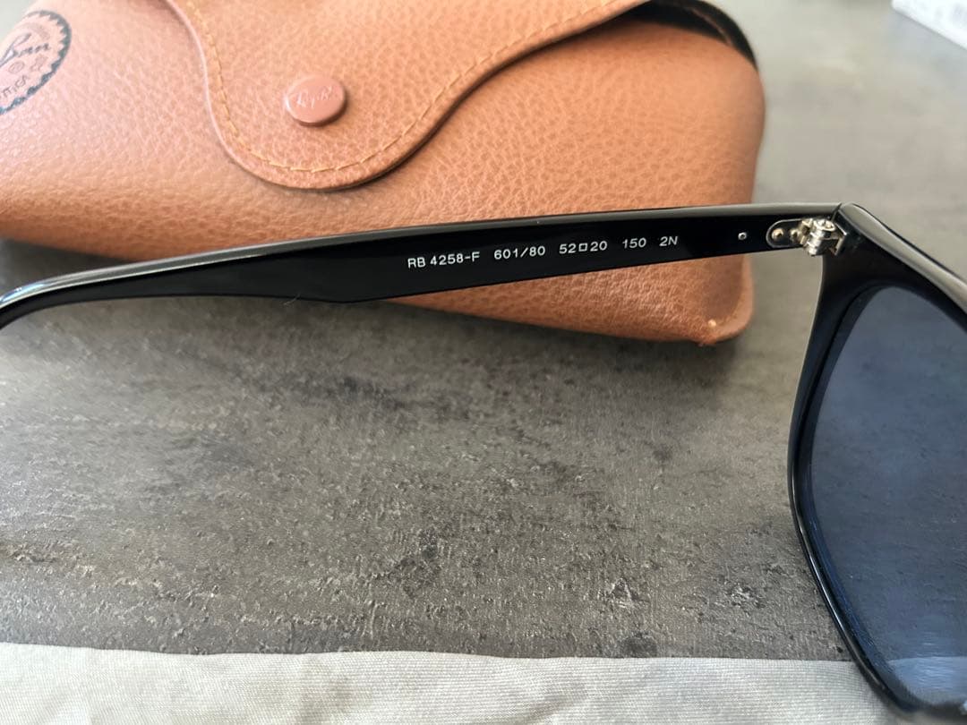 レイバンRayBan サングラスRB4258-F 52□20 150ブルーレンズ