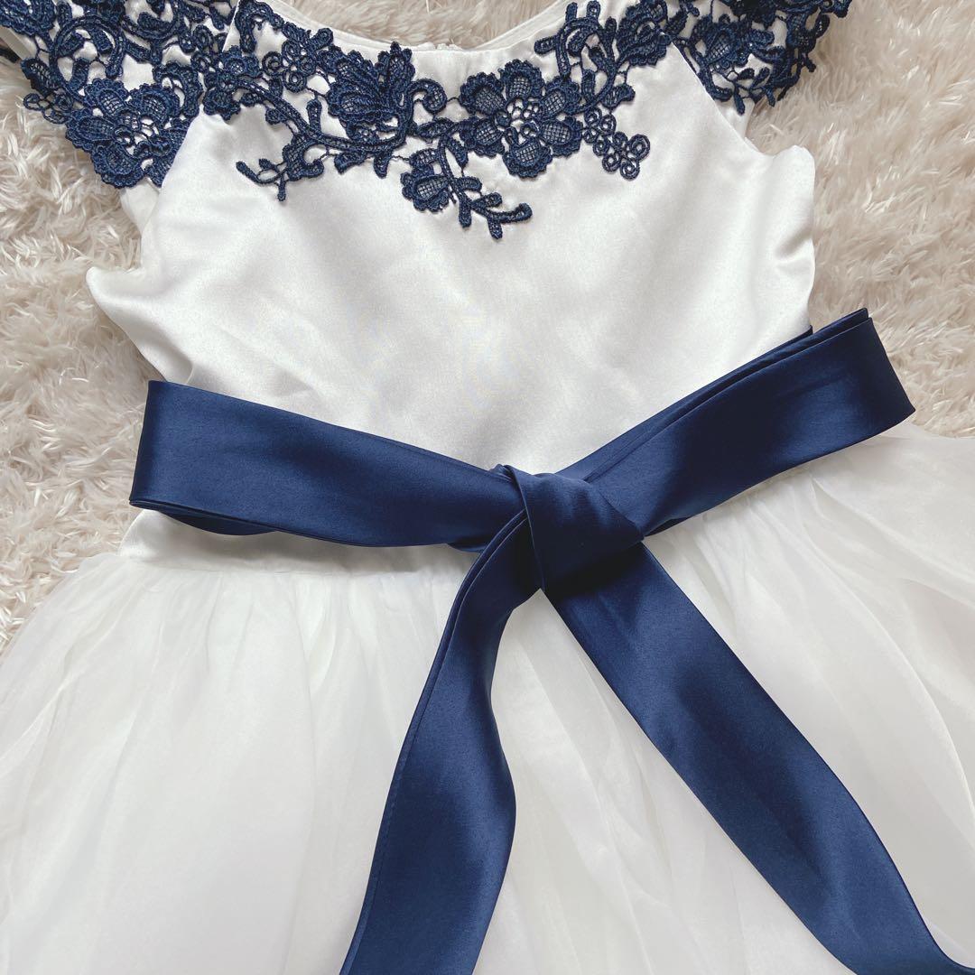 美品　キッズドレス　140 ステージドレス　リボン　発表会　白紺　花柄刺繍