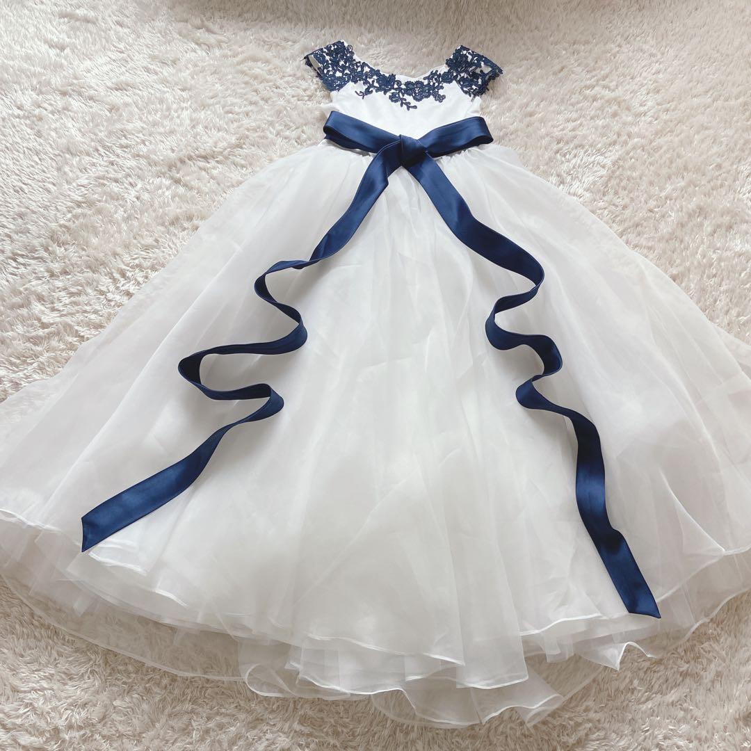 美品　キッズドレス　140 ステージドレス　リボン　発表会　白紺　花柄刺繍