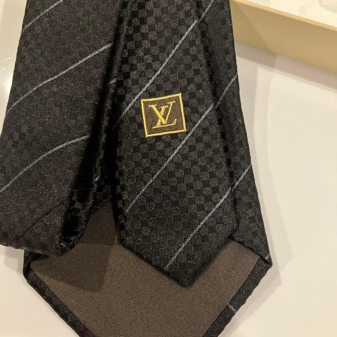 LOUIS VUITTON ブラック ストライプ ネクタイ
