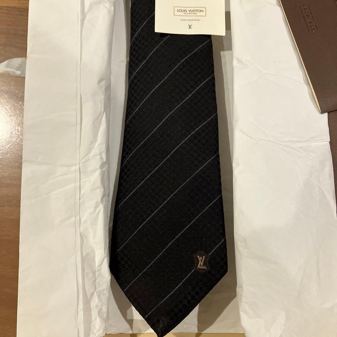 LOUIS VUITTON ブラック ストライプ ネクタイ