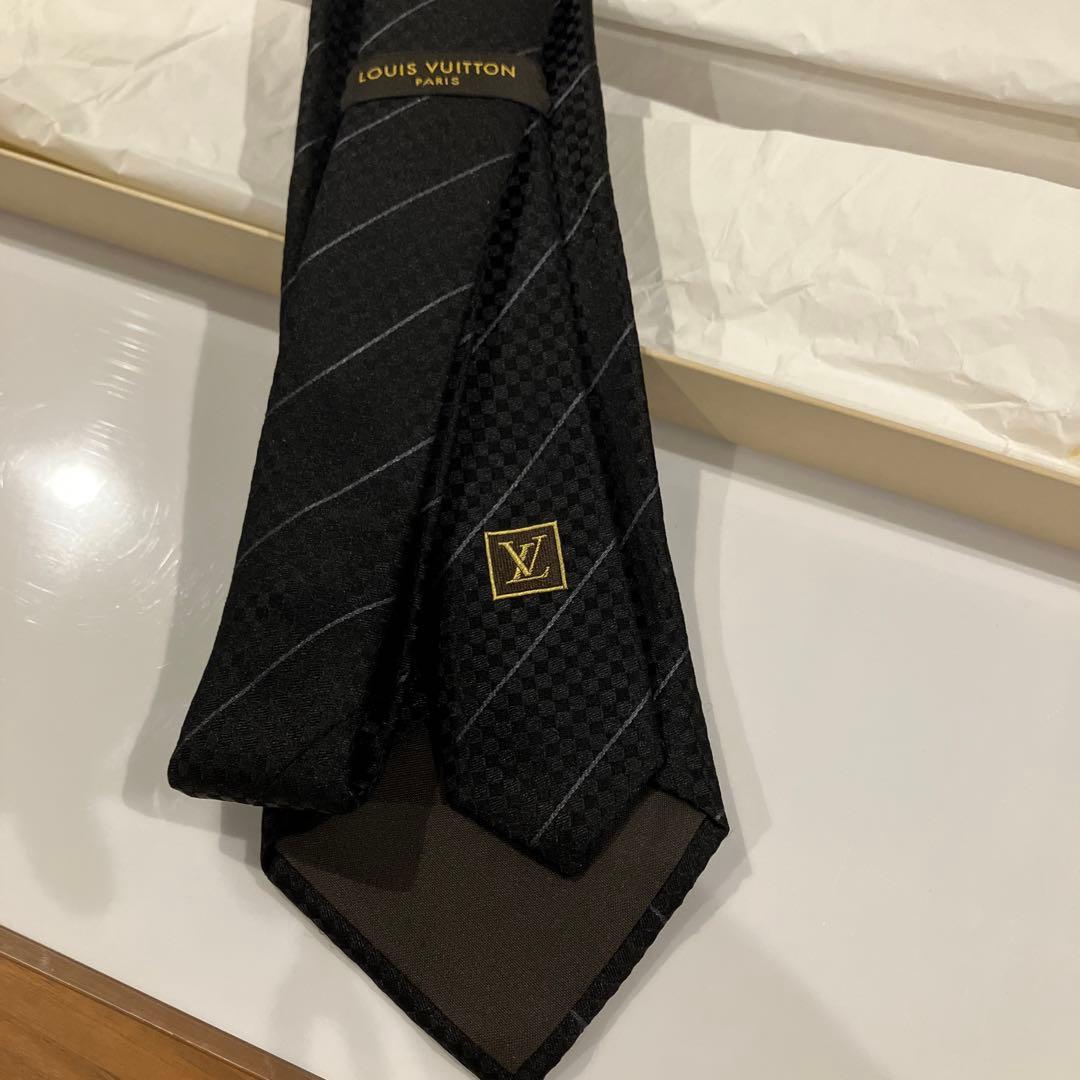 LOUIS VUITTON ブラック ストライプ ネクタイ
