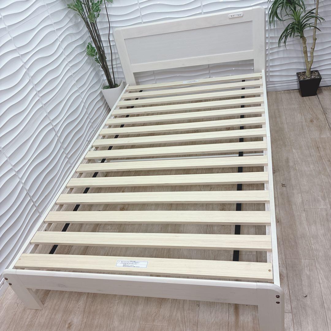 ◇大阪府 神戸市 配達料無料！◇ニトリ◇すのこベッド◇コンセント付き◇セミダブル