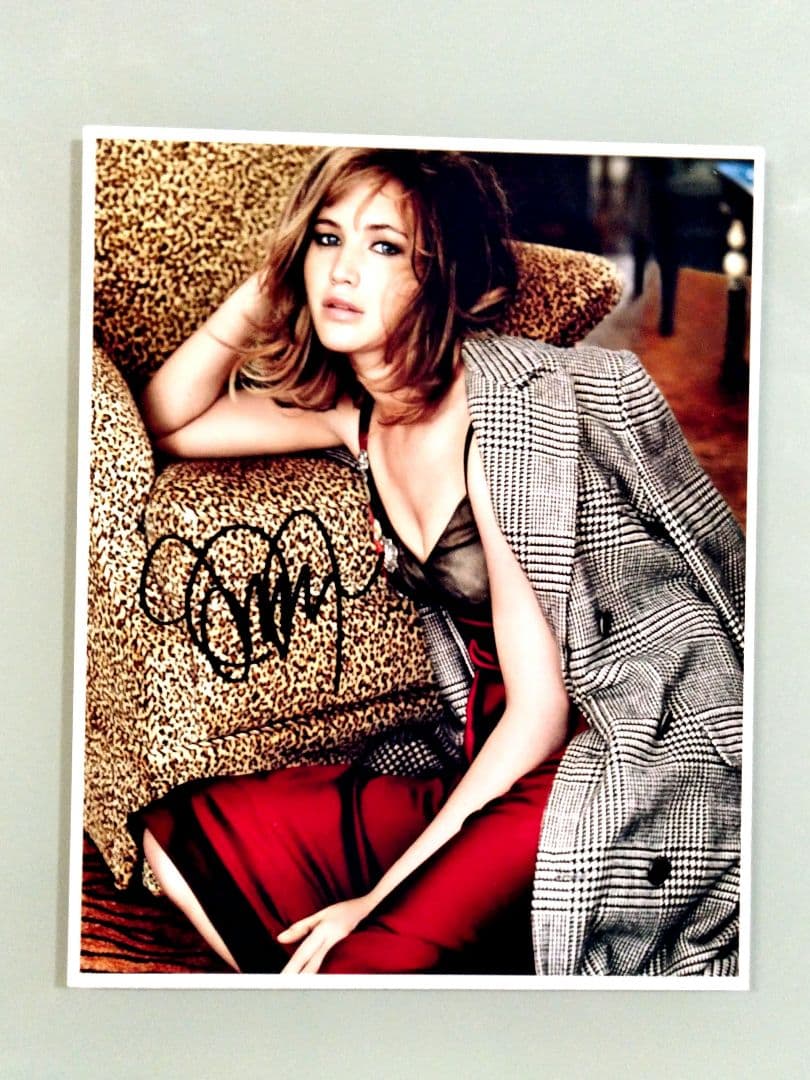 ジェニファー・ローレンス直筆サイン入り超大型写真…レッド・スパロー