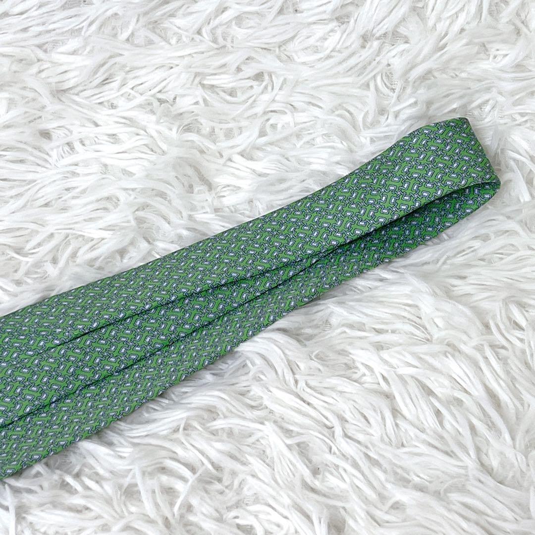 ✨未使用級✨　HERMES シルク100% ネクタイ グリーン フランス製　総柄