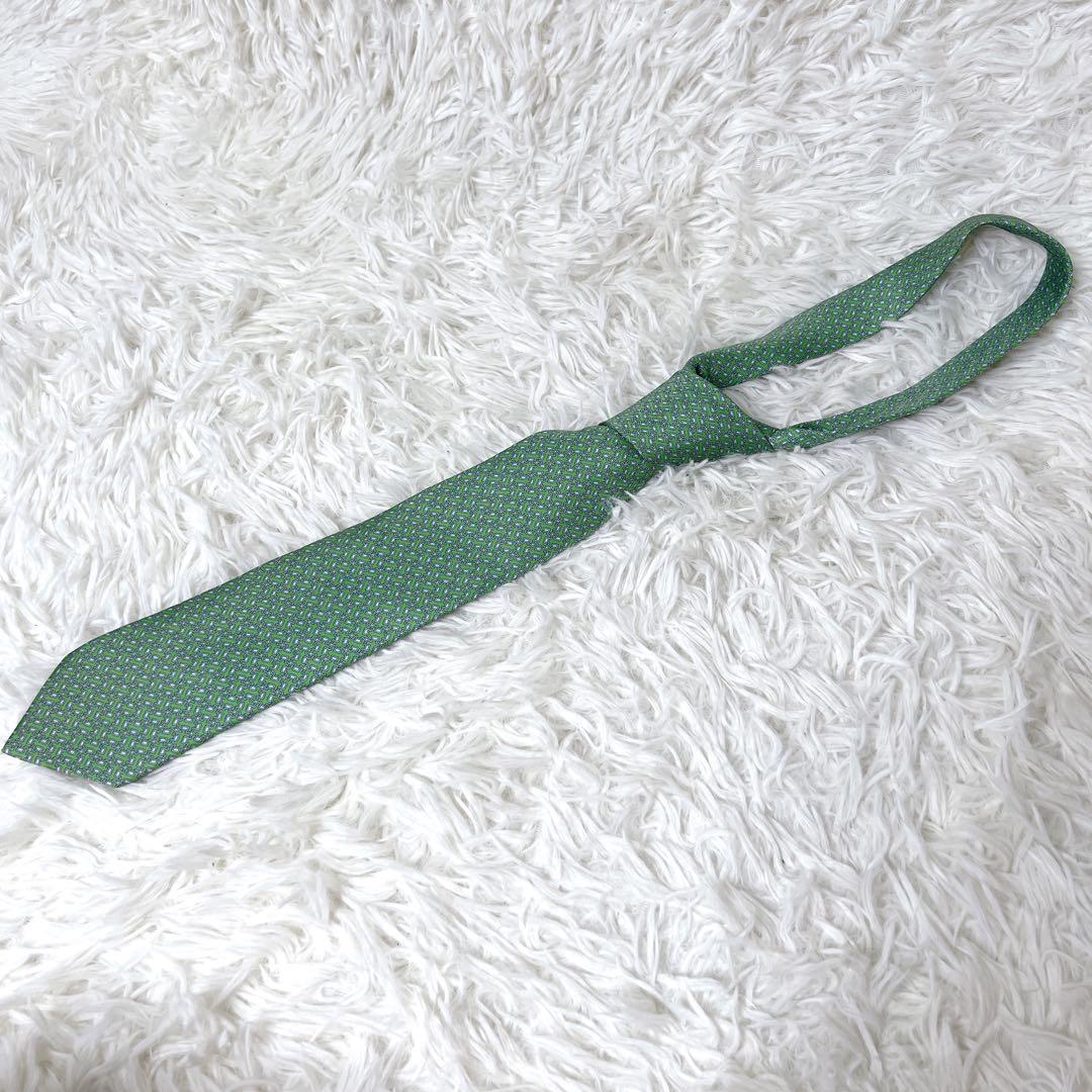 ✨未使用級✨　HERMES シルク100% ネクタイ グリーン フランス製　総柄
