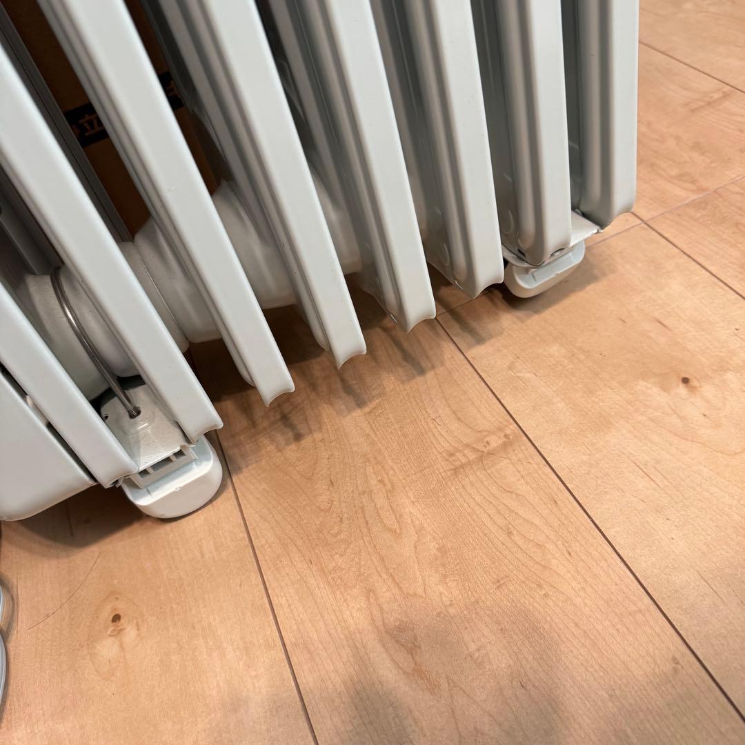 DeLonghi デロンギ オイルヒーター 10畳 JR0812-BR