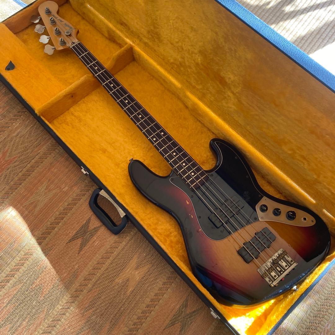 Fender Jazz Bass サンバーストハードケース付