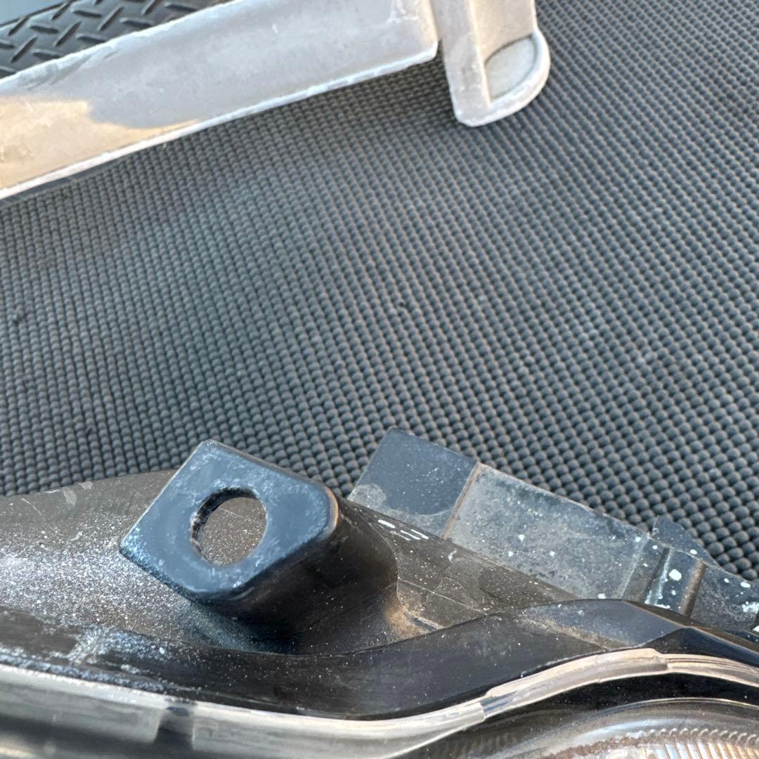 トヨタ　プリウス　30 前期　LED ヘッドライト　ヘッドランプ左右セット中古品