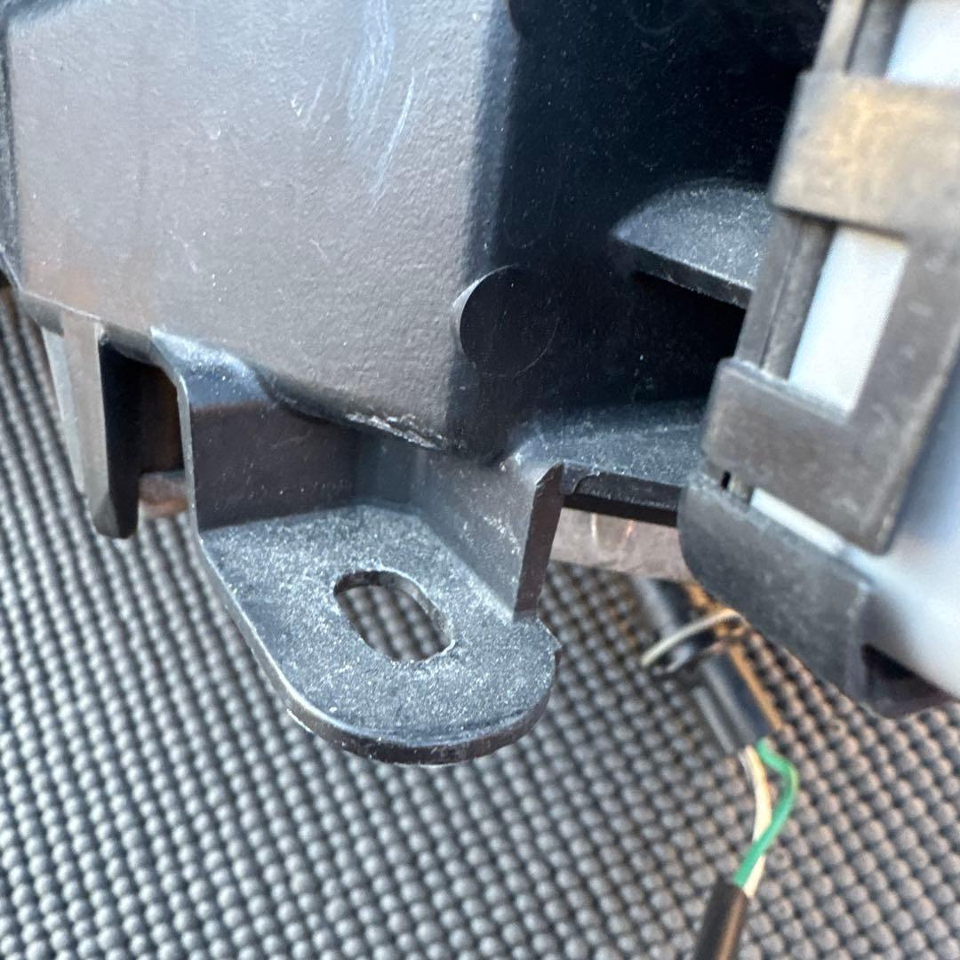 トヨタ　プリウス　30 前期　LED ヘッドライト　ヘッドランプ左右セット中古品