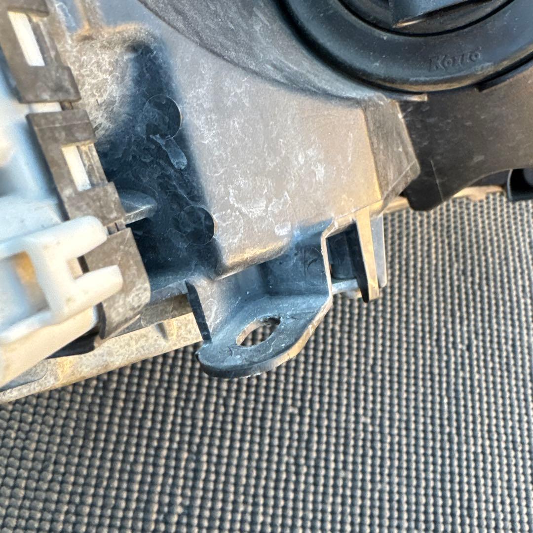 トヨタ　プリウス　30 前期　LED ヘッドライト　ヘッドランプ左右セット中古品