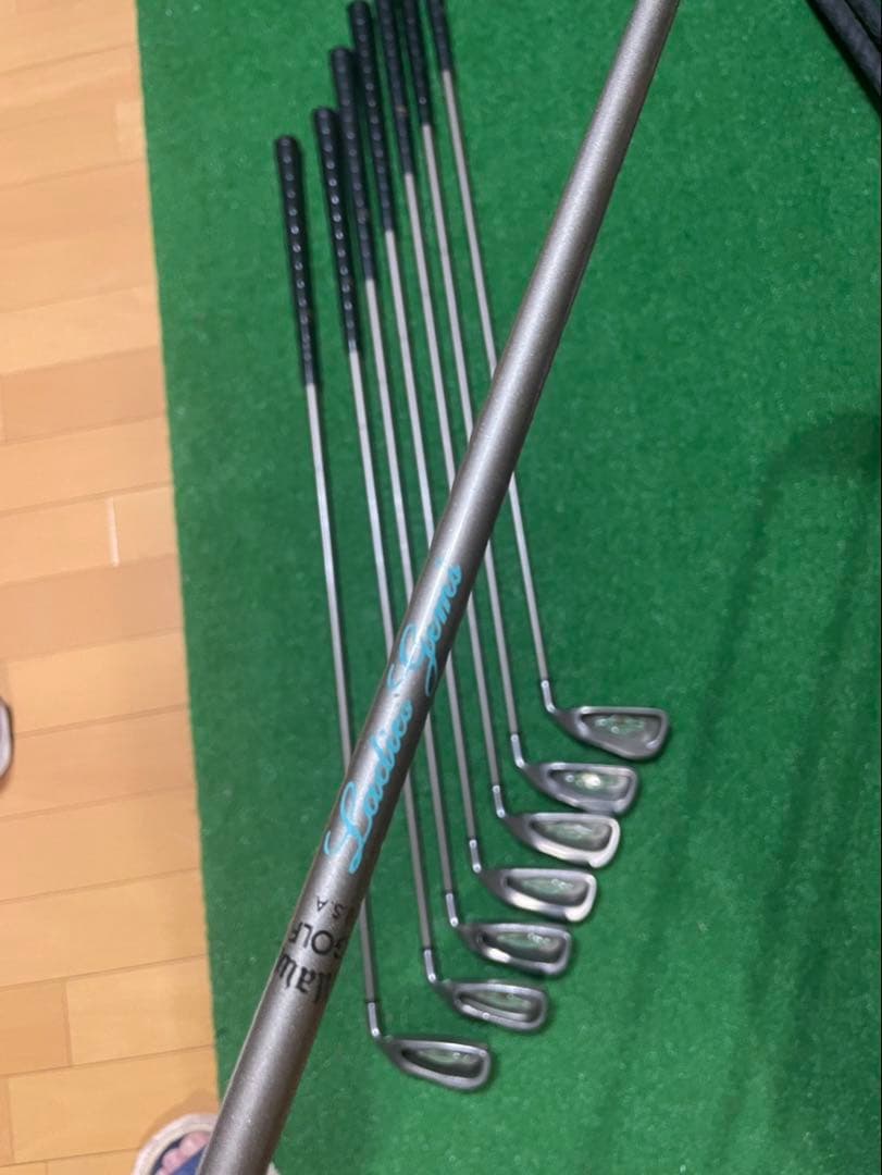 キャロウェイ初代ビッグバーサレディースアイアンセット3〜9.P合計8本