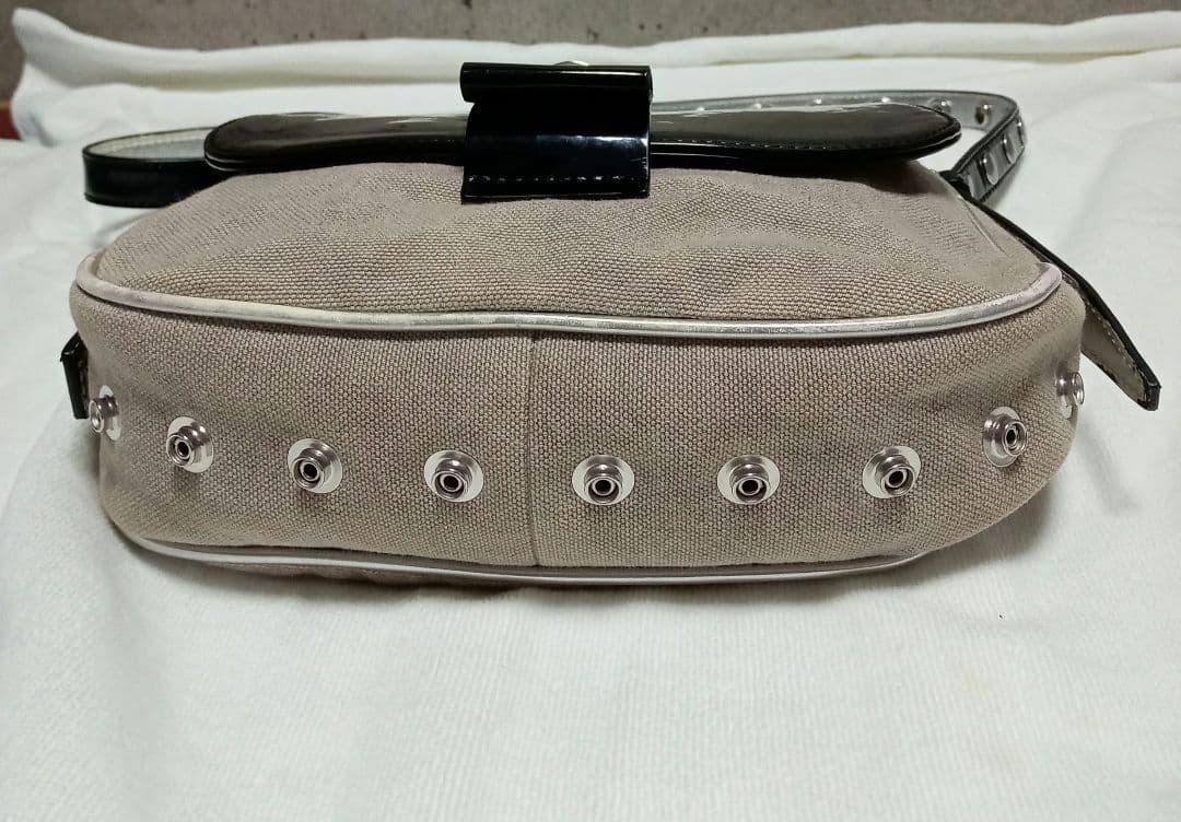 MM6 メゾンマルジェラ　ショルダーバッグ　エナメル　キャンバス　スタッズ