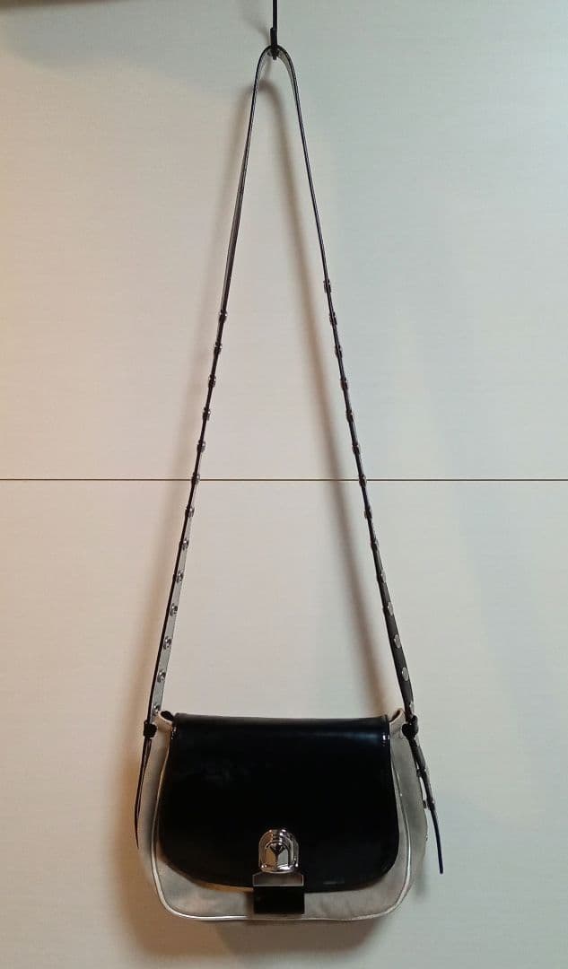 MM6 メゾンマルジェラ　ショルダーバッグ　エナメル　キャンバス　スタッズ