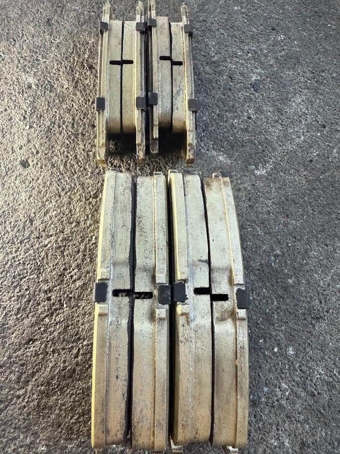 1台分　DIXCEL（ディクセル）Xタイプ ブレーキパッド 30アルヴェル