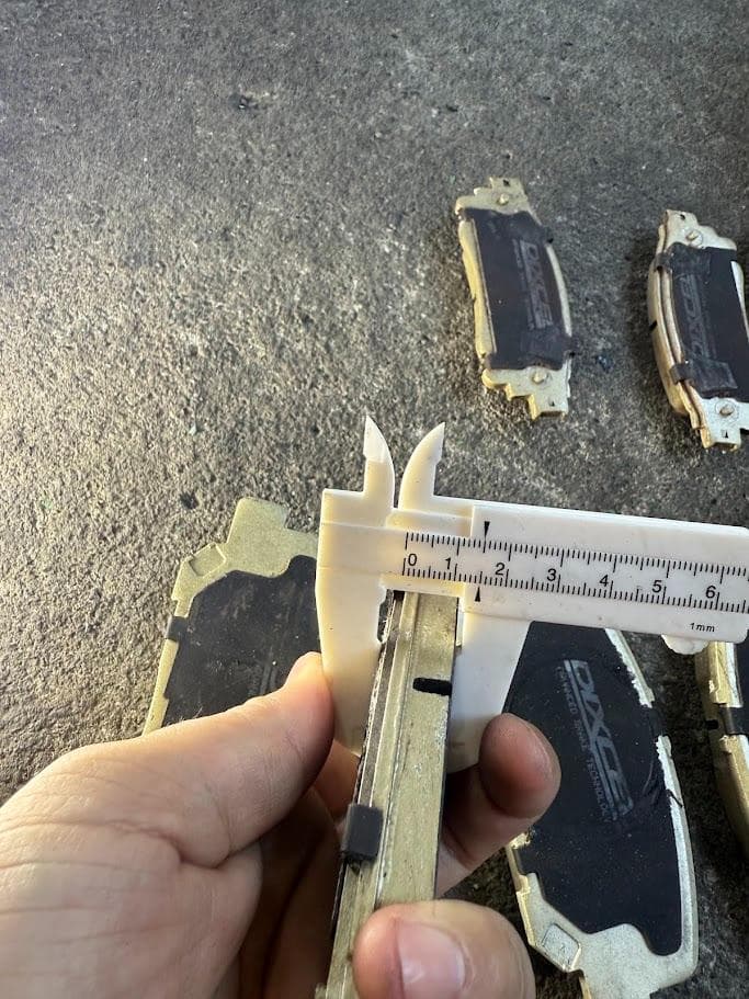 1台分　DIXCEL（ディクセル）Xタイプ ブレーキパッド 30アルヴェル