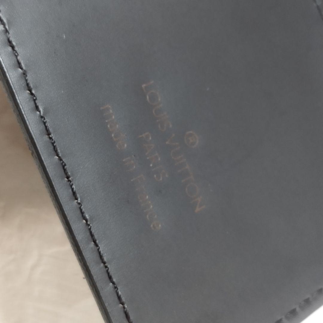 Louis Vuitton ダークブラウン 二つ折り財布