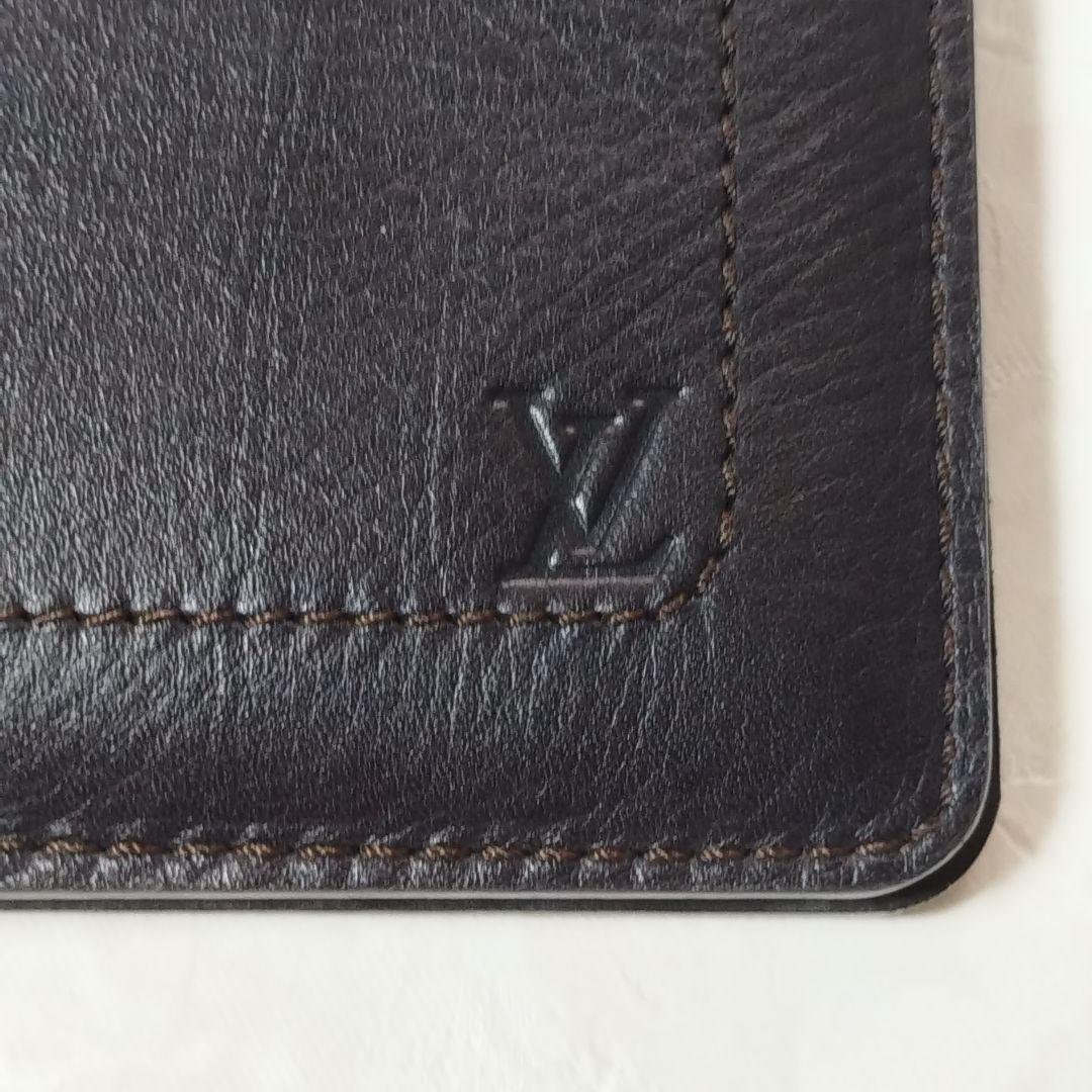 Louis Vuitton ダークブラウン 二つ折り財布