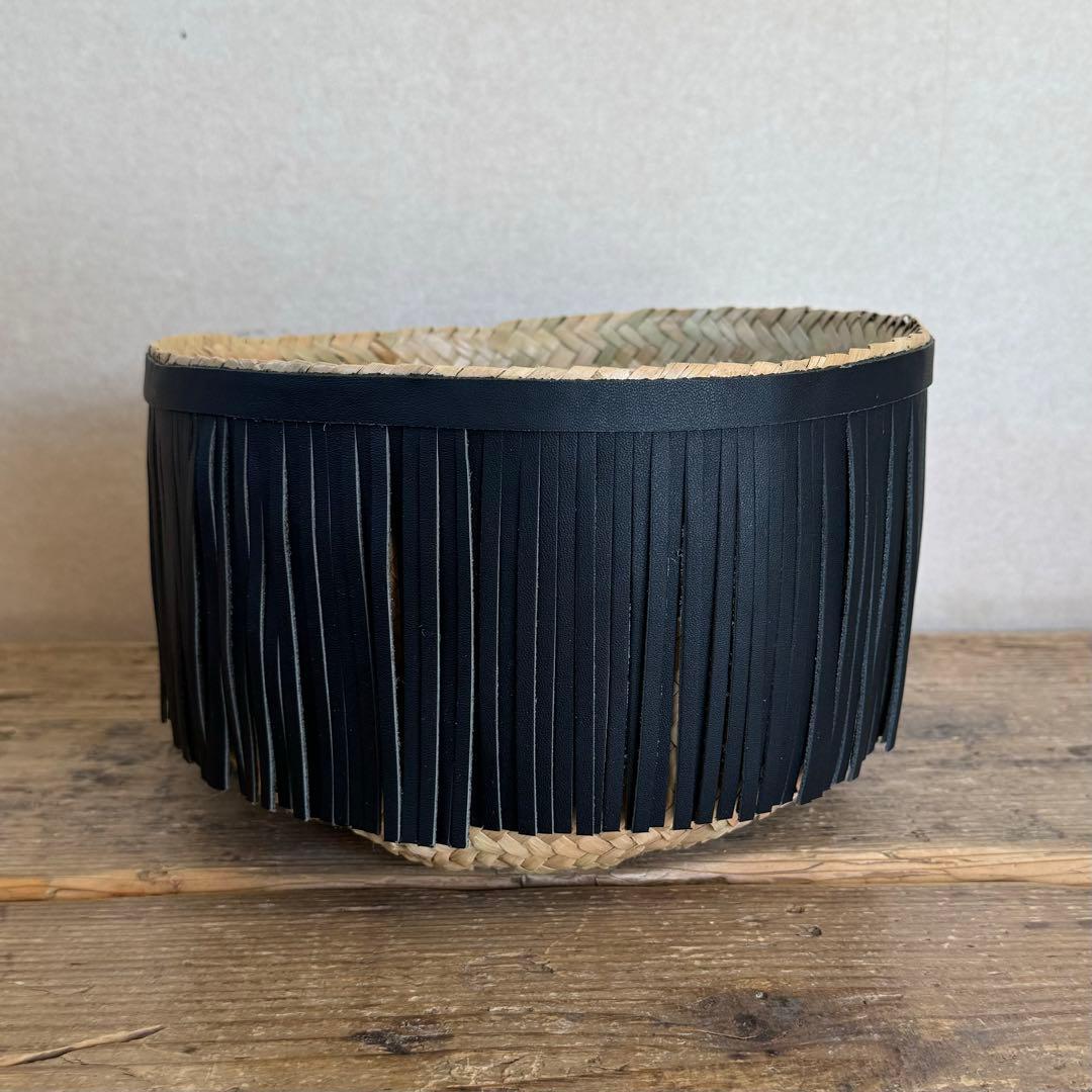 hansry カゴバッグ　pearl-black fringe