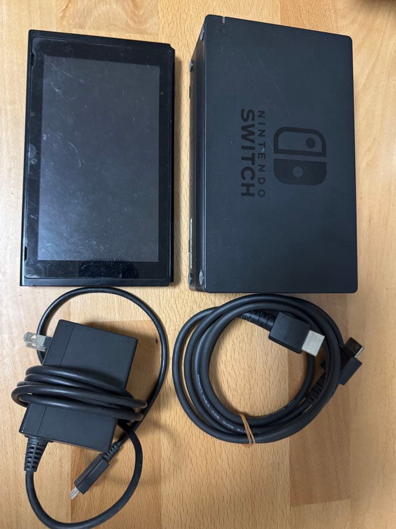 Nintendo Switch 本体 + 付属品‼️