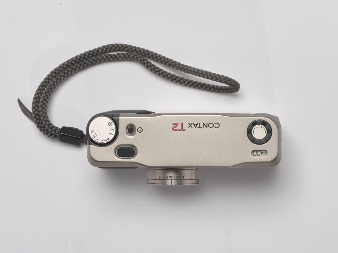 CONTAX T2 チタンシルバー 純正ケース付き