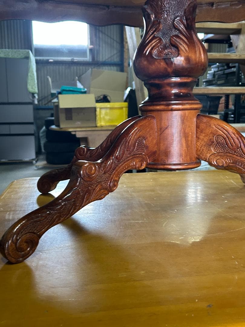 イタリア製 ローテーブル 彫刻装飾 木製 アンティーク調 高さ52cm