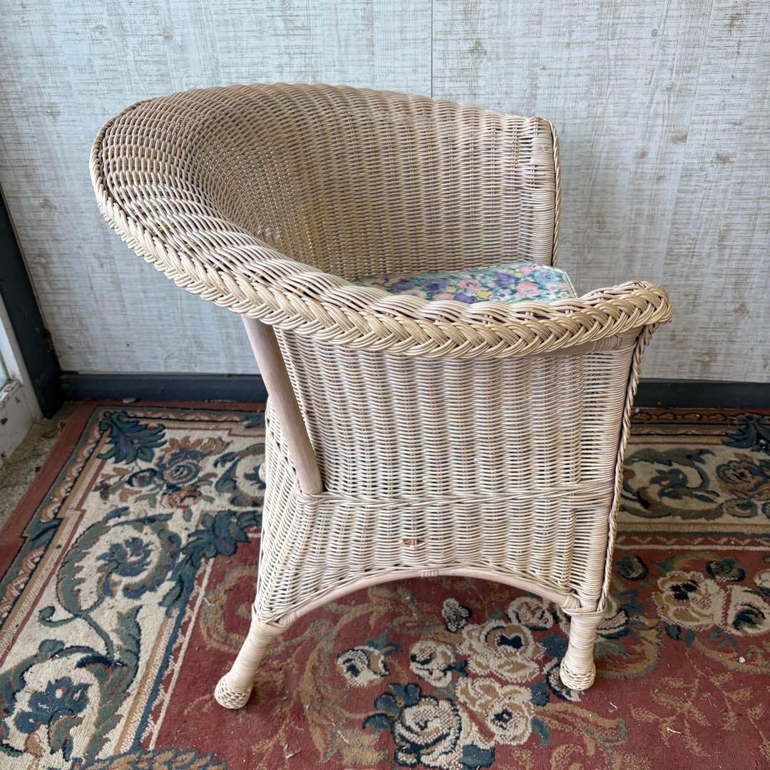 ④昭和レトロ ヴィンテージ ラタンダイニングチェア 花柄クッション アームチェア