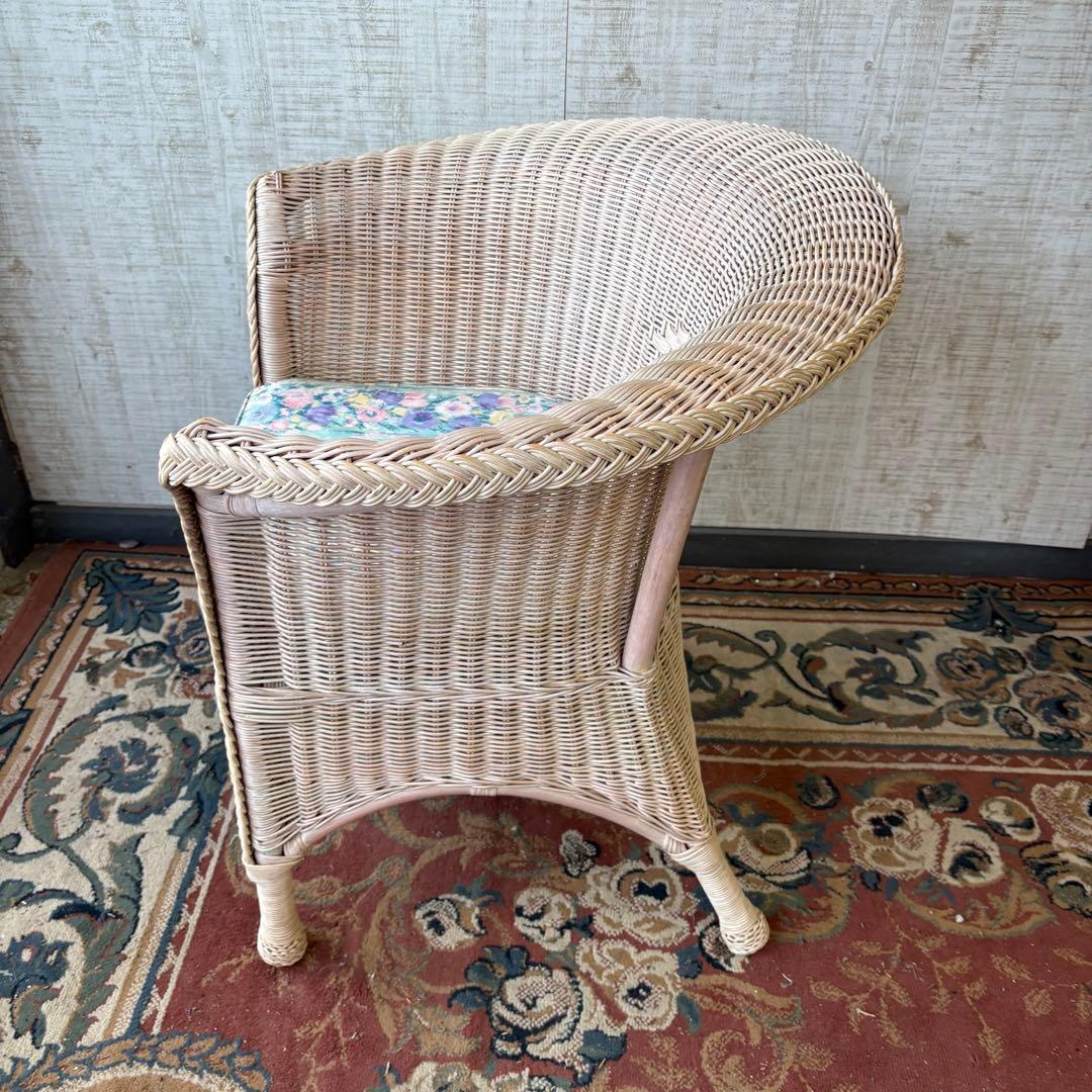 ④昭和レトロ ヴィンテージ ラタンダイニングチェア 花柄クッション アームチェア